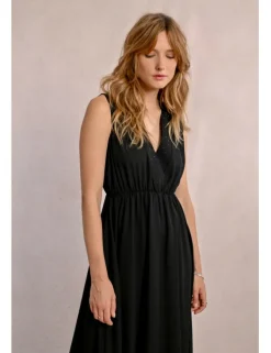 Vestido largo sin manga asimétrico