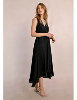 Vestido largo sin manga asimétrico