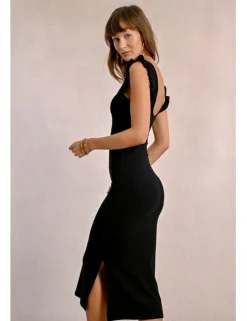 Vestido largo sin manga con volantes