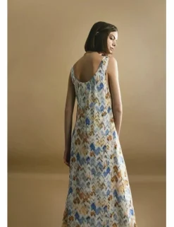 Vestido largo sin manga con estampado