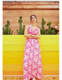 Vestido largo sin manga con estampado floral