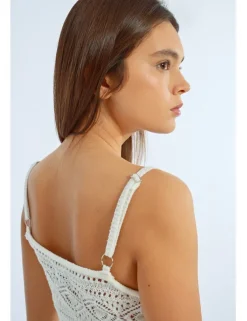 Vestido midi de tirantes crochet