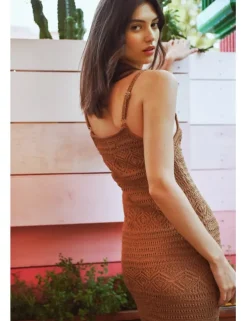 Vestido midi de tirantes crochet
