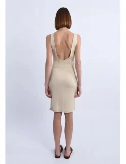 Vestido midi sin manga con espalda descubierta