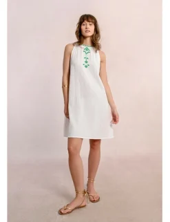 Vestido sin manga con detalles bordados