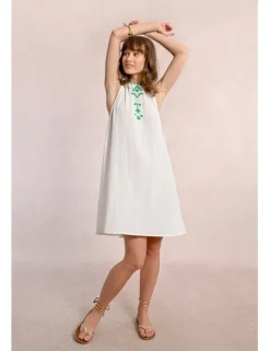 Vestido sin manga con detalles bordados